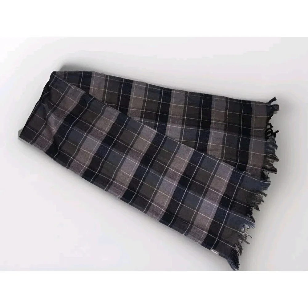 EDDIE BAUER Scarf Blue Grey White Plaid Cozy Classic Fringe Academia Travel Warm
